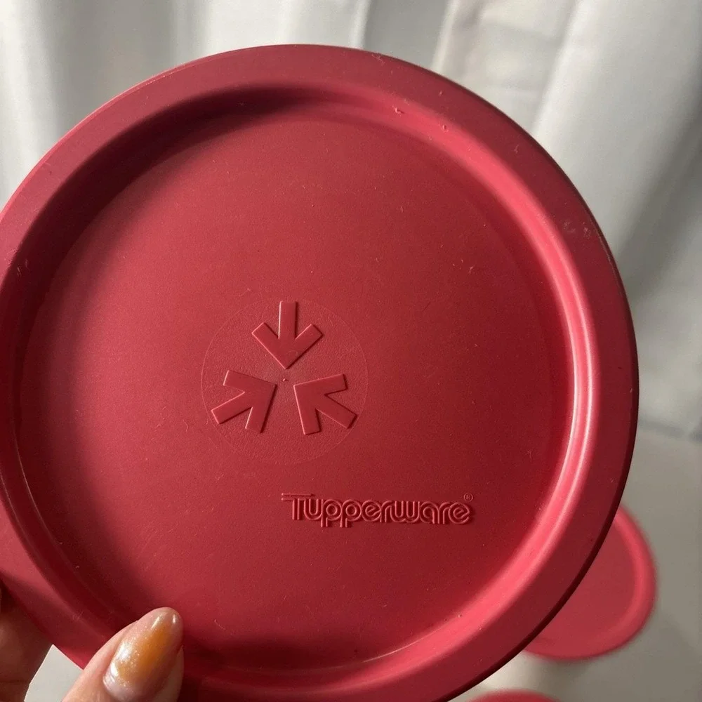 Tupperware vintage one